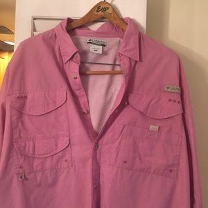 Men’s Columbia Sportswear Shirt. XL